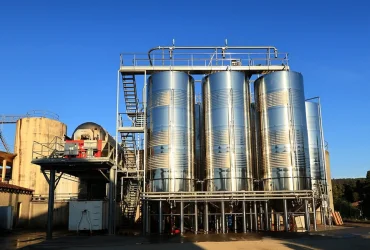 Fabrikasi Tangki Stainless Steel Solusi Tahan Lama untuk Industri
